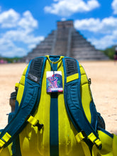 Load image into Gallery viewer, The Kiss Luggage Art Tag