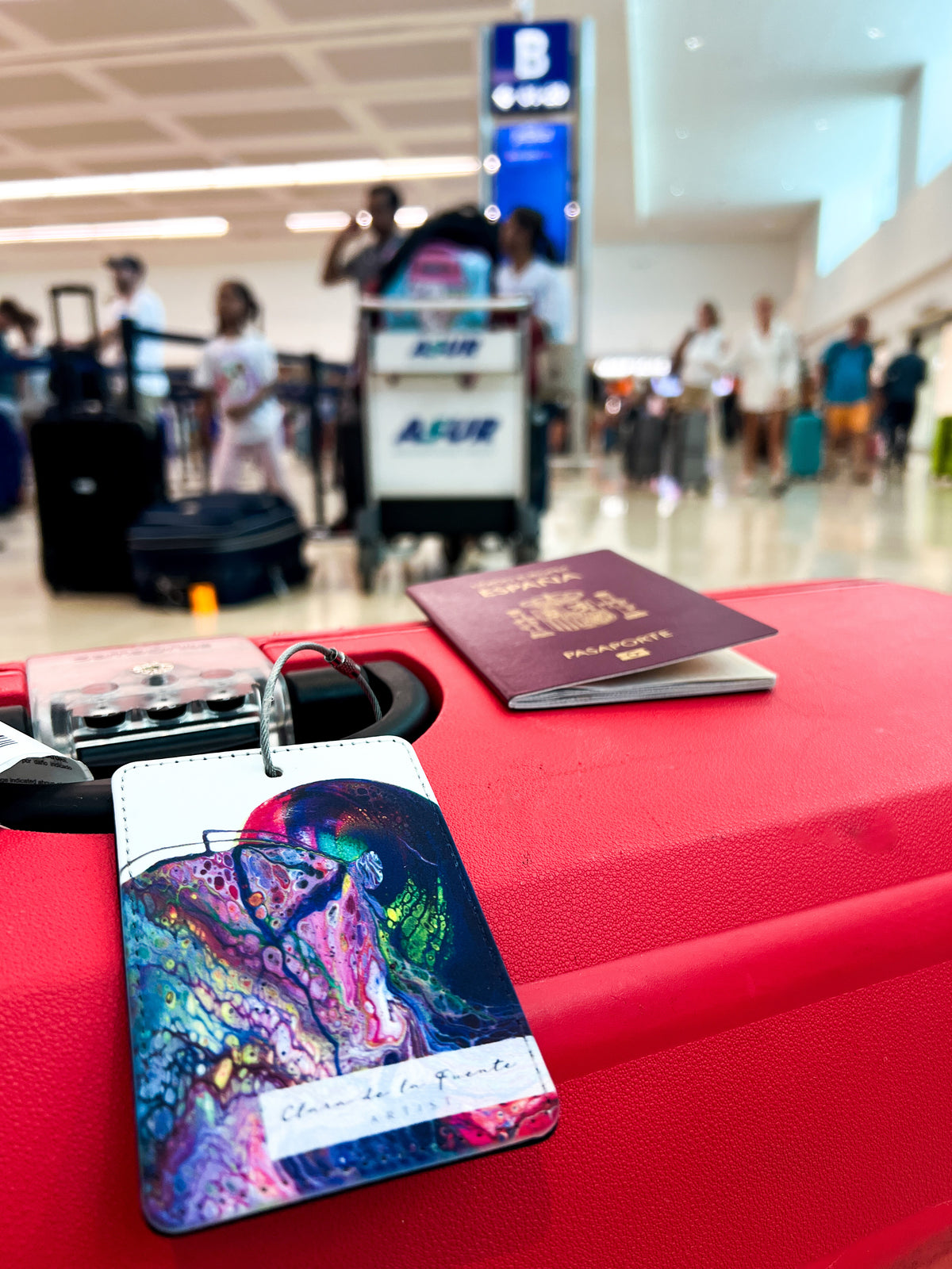 The Kiss Luggage Art Tag